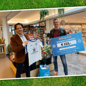 Een mooie voetbalpassie cheque voor voetbalclub VV Netersel!